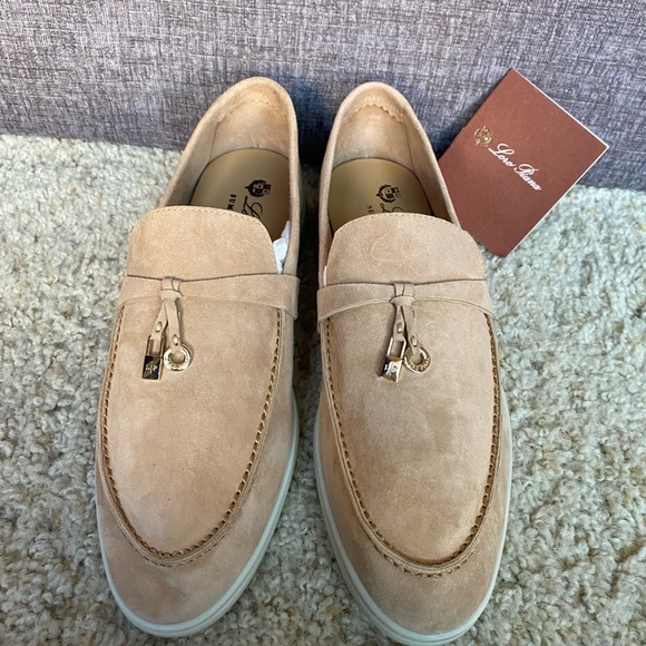 Loro Piana Summer Walk - Picture 12 of 16